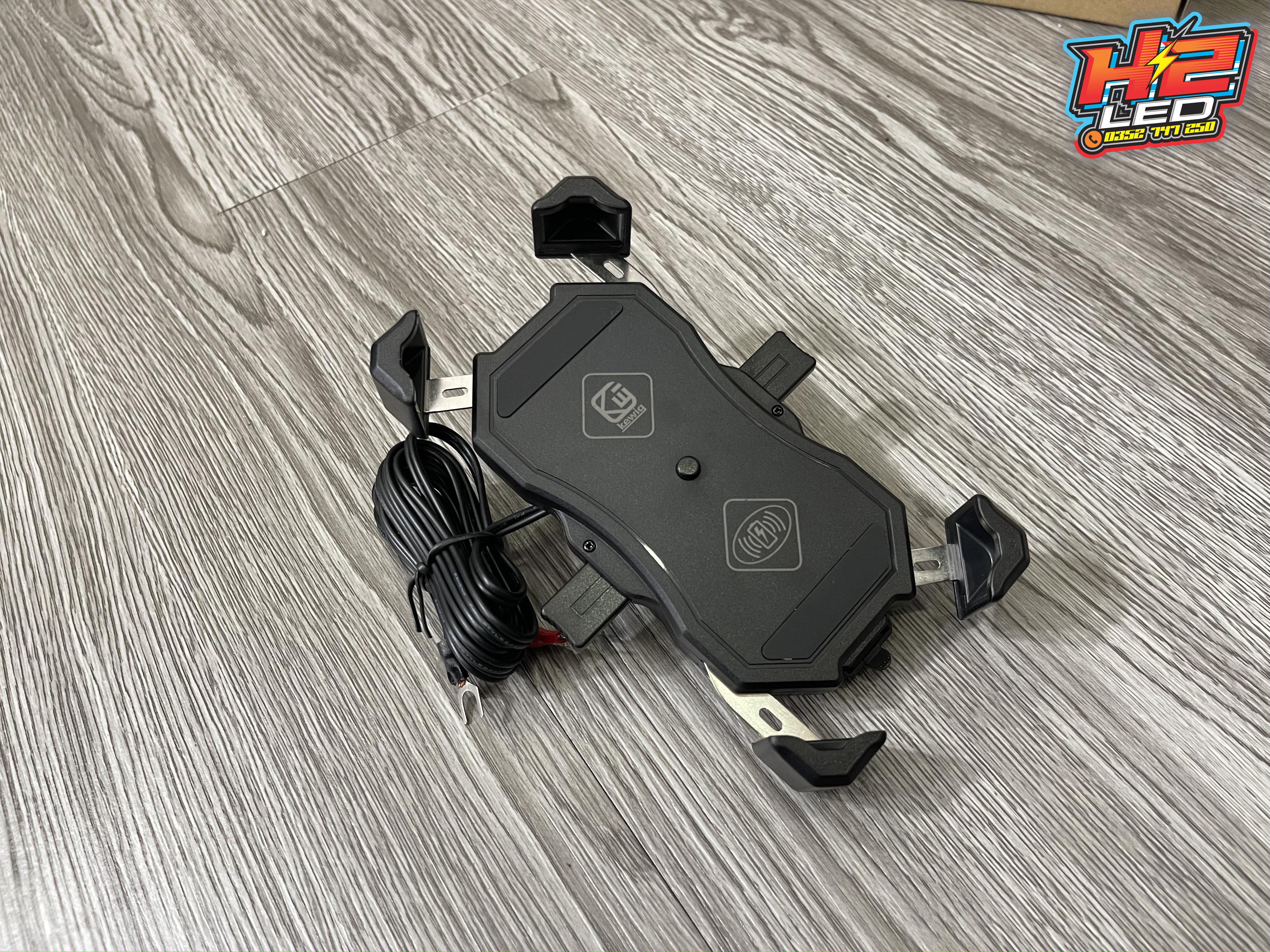 Giá đỡ điện thoại sạc nhanh không dây + sạc nhanh USB QC 3.0 (M11-A)