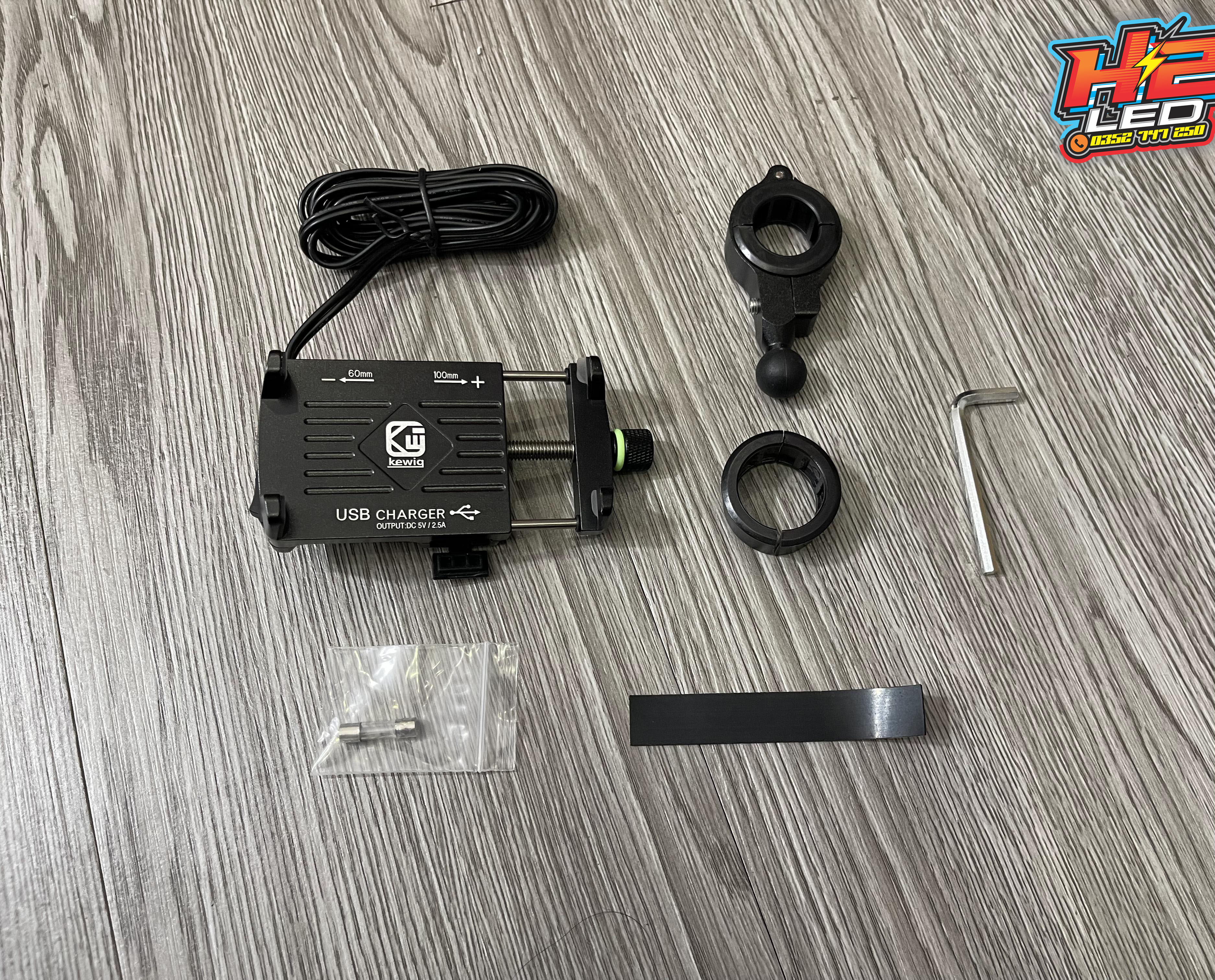 Giá đỡ điện thoại nhôm CNC + Sạc nhanh USB (M6)